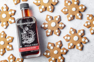 Maple Gingerbread Cookies with Maple Icing Maple Gingerbread Cookies with Maple Icing